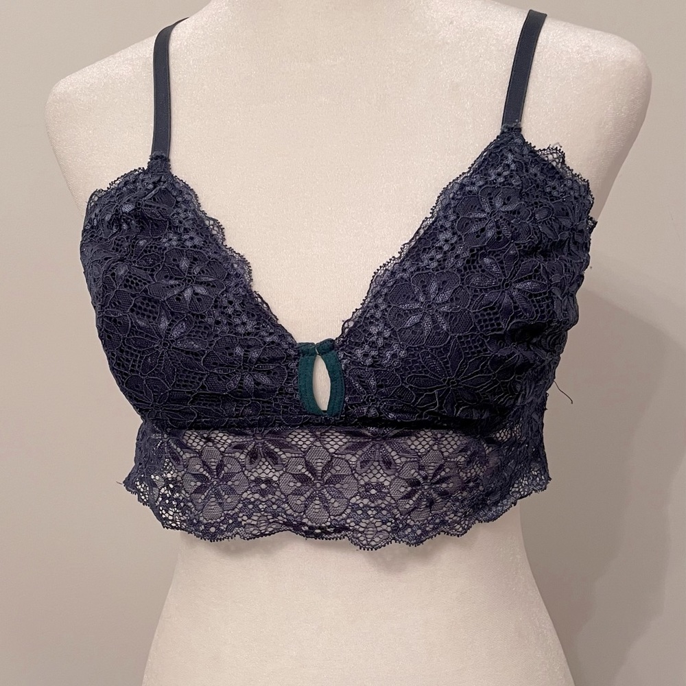 Marilyn Monroe Intimates womens Bra Size L Navy Floral Lace